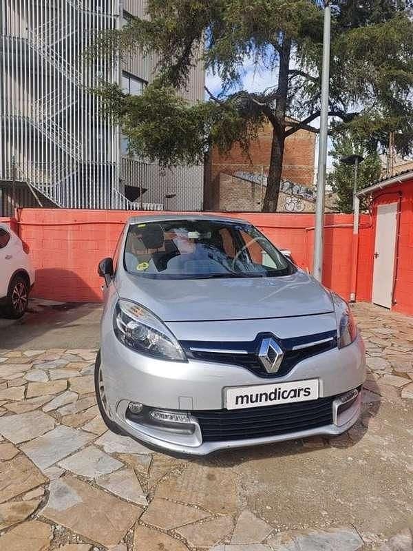 Usado Renault Scénic III LIMITED 131 CV (96 kW) 2015 Plateado Monovolumen