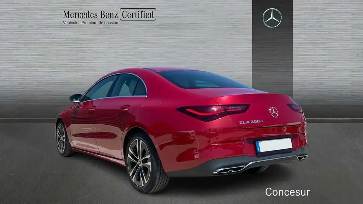 Usado Mercedes CLA200 150 CV (110 kW) 2025 Rojo Berlina