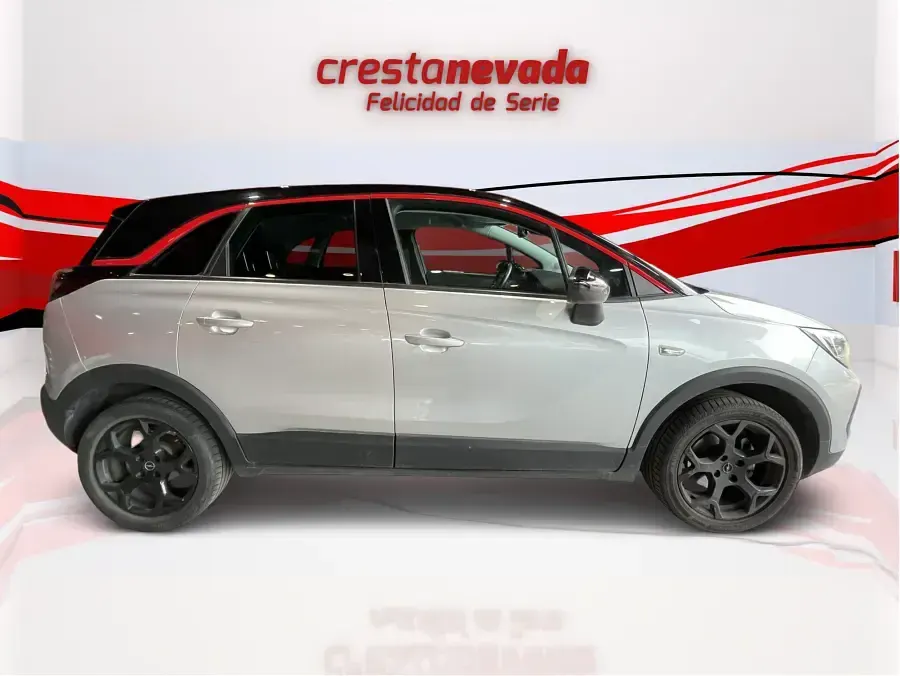 Usado Opel Crossland 110 CV (80 kW) 2023 Gris / plata SUV