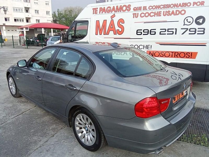 Käytetty BMW 320 177 HP (130 kW) 2009 Harmaa Sedan