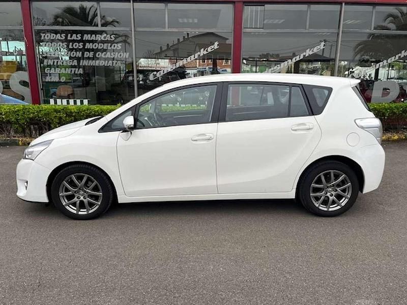Käytetty Toyota Verso Advance 111 HP (81 kW) 2015 Valkoinen Tila-auto