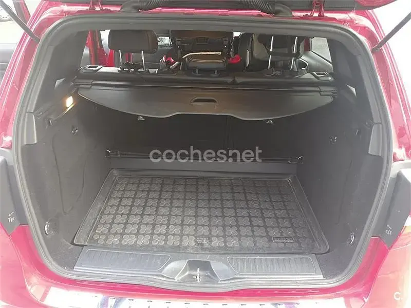 Usado Mercedes B180 109 CV (80 kW) 2016 Rojo Utilitario