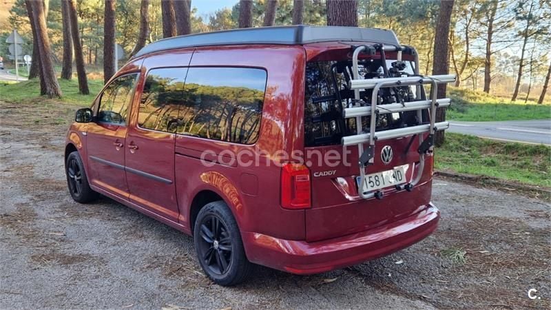 Usado VW Caddy Maxi Beach 125 CV (91 kW) 2016 Rojo Monovolumen