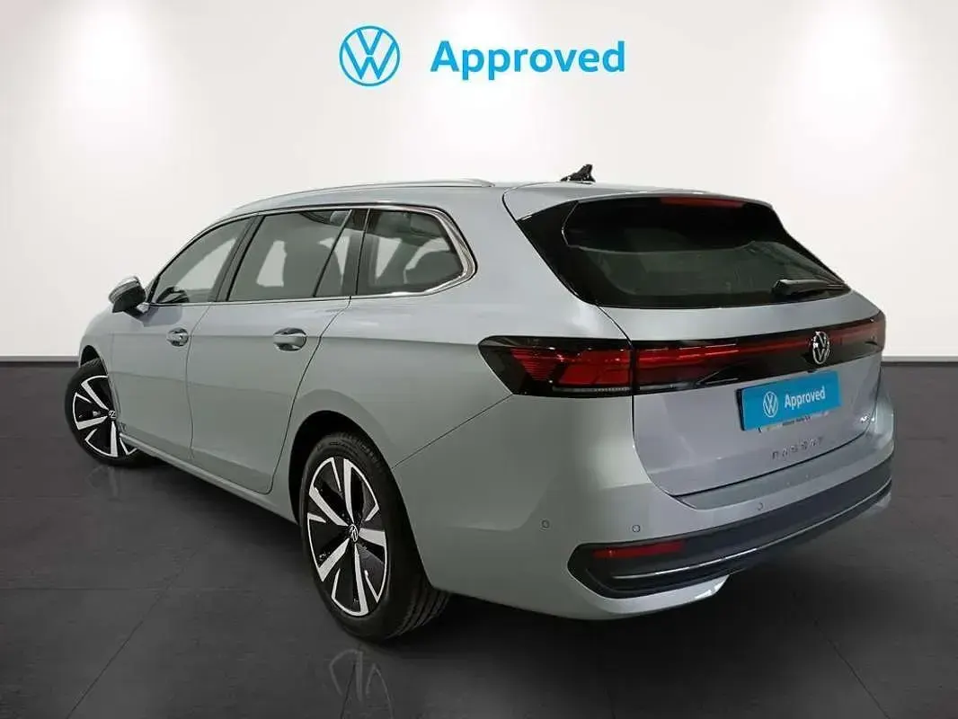 Nowe VW Passat Business 150 KM (110 kW) 2025 Srebrny Kombi