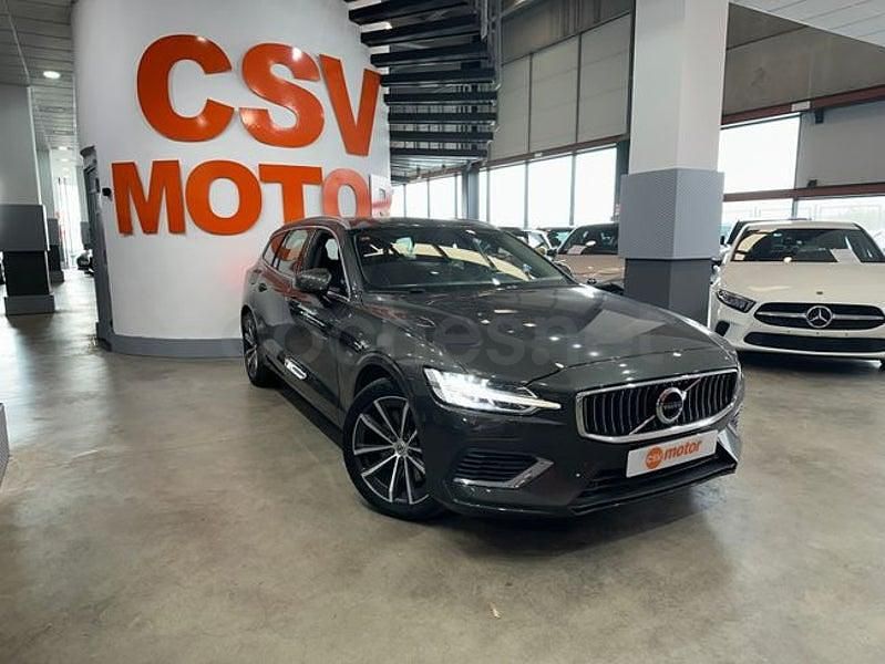 Usado Volvo V60 Inscription 340 CV (250 kW) 2021 Gris / plata Familiar