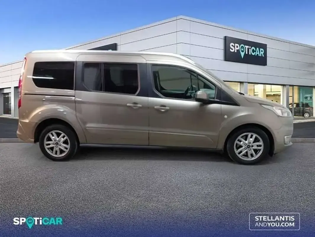 Usado Ford Tourneo Connect Trend 120 CV (88 kW) 2019 Marrón Monovolumen