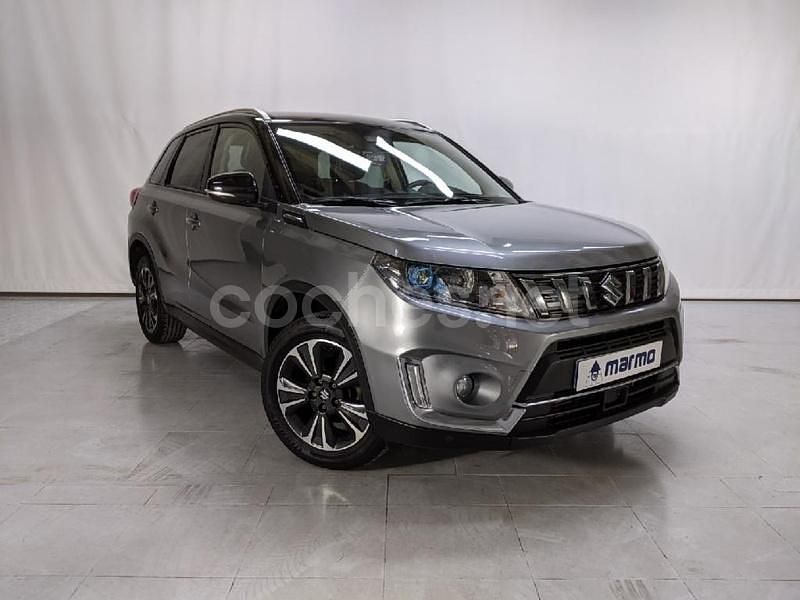 Gris / plata Usado 2020 Suzuki Vitara GLX SUV | 18.990 € (Caro) - Imagen 1/4