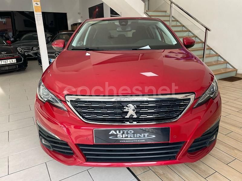 Usado Peugeot 308 Allure 130 CV (95 kW) 2018 Rojo Berlina