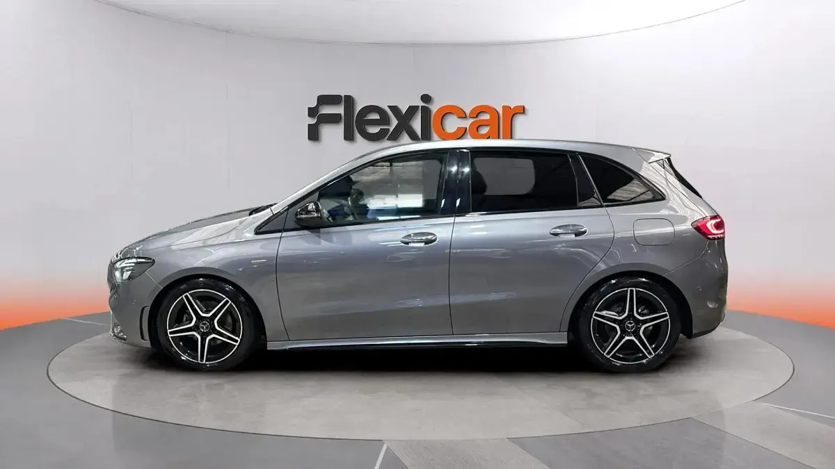 Usado Mercedes B200 150 CV (110 kW) 2021 Gris Monovolumen