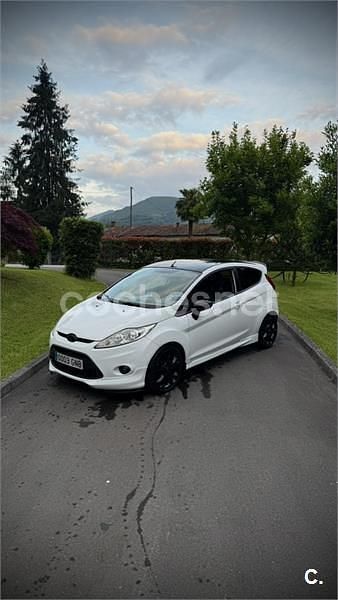 Usado Ford Fiesta Sport 90 CV (66 kW) 2009 Blanco Utilitario