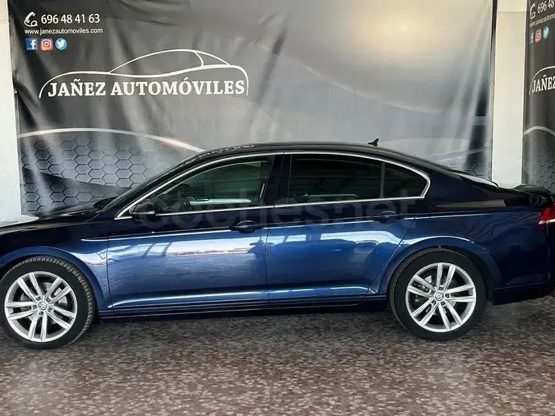 Usado VW Passat 150 CV (110 kW) 2019 Azul Berlina