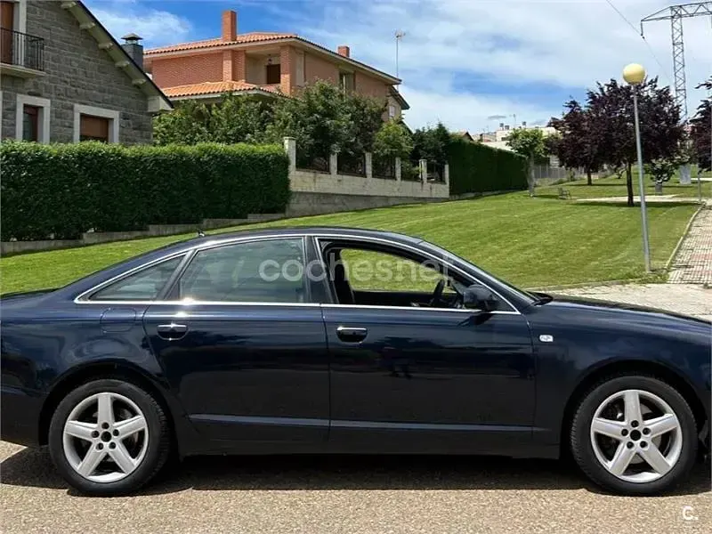 Usado Audi A6 225 CV (165 kW) 2006 Azul Berlina
