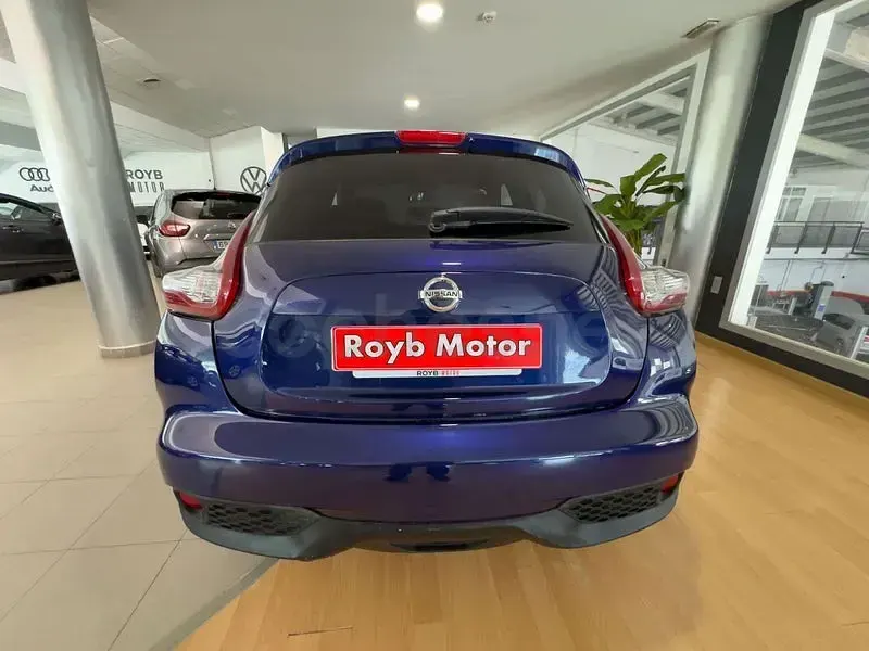 Usado Nissan Juke Acenta 115 CV (84 kW) 2016 Violeta / lila SUV