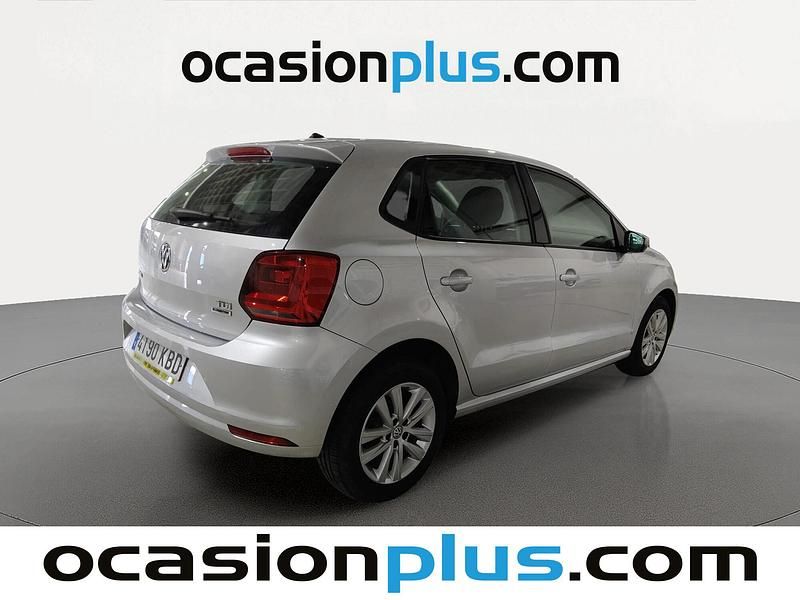 Usado VW Polo Advance 75 CV (55 kW) 2017 Gris Utilitario