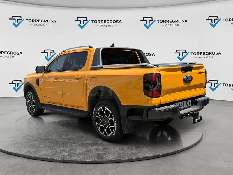 Usado Ford Ranger Wildtrack 240 CV (176 kW) 2025 Naranja Pickup/Camioneta
