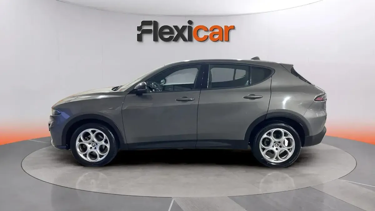 Usado Alfa Romeo Tonale Sprint 131 CV (96 kW) 2023 Gris SUV