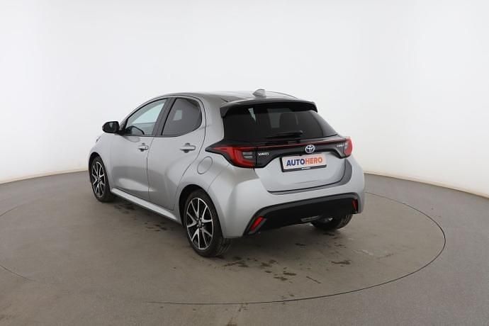 Usado Toyota Yaris Hybrid Style 120 CV (88 kW) 2022
