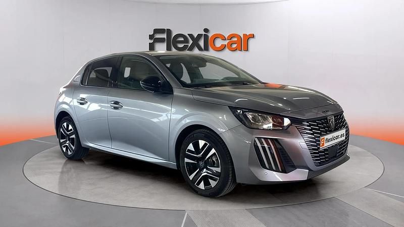 Usado Peugeot 208 Allure 101 CV (74 kW) 2025 Gris Utilitario