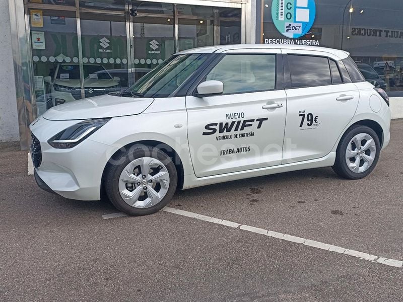 Blanco Usado 2024 Suzuki Swift Berlina | 17.900 € (Un poco caro) - Imagen 1/4