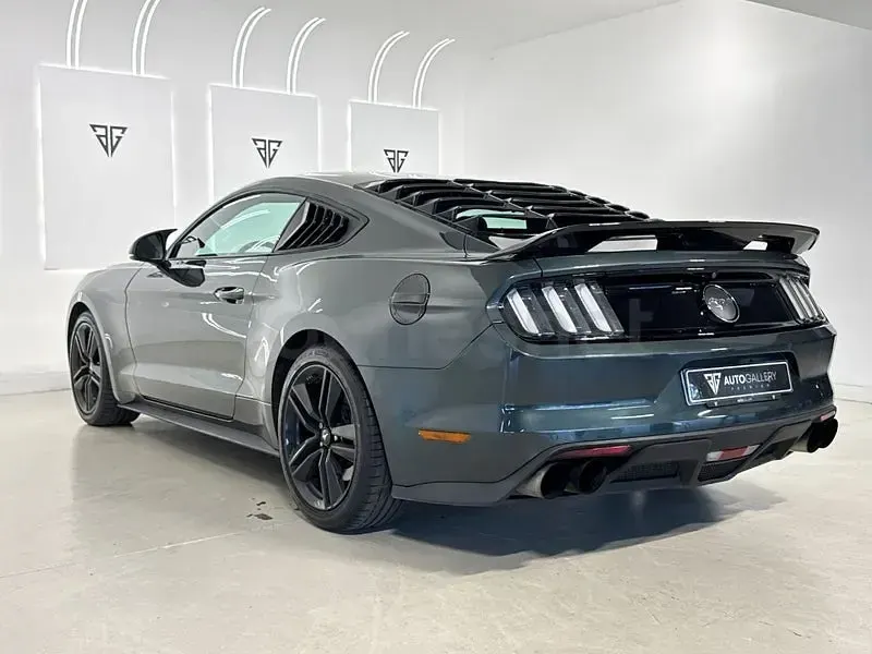 Usado Ford Mustang Fastback 314 CV (230 kW) 2016 Verde Coupe