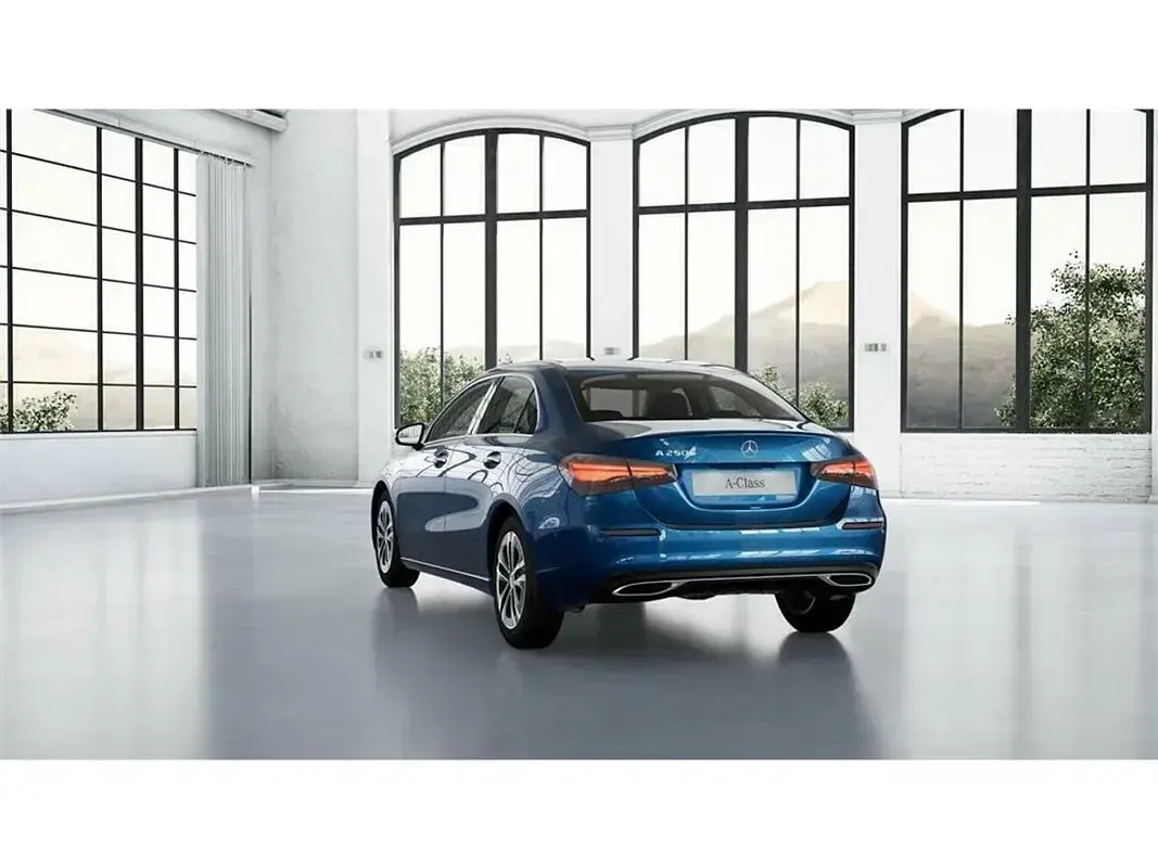 Nuevo Mercedes A250 218 CV (160 kW) 2025 Azul Berlina