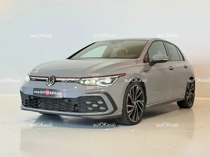 Usado VW Golf VIII GTI 245 CV (180 kW) 2020 Gris / plata Berlina