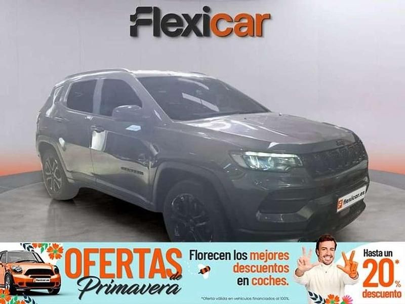 Usado Jeep Compass 131 CV (96 kW) 2022 Negro SUV
