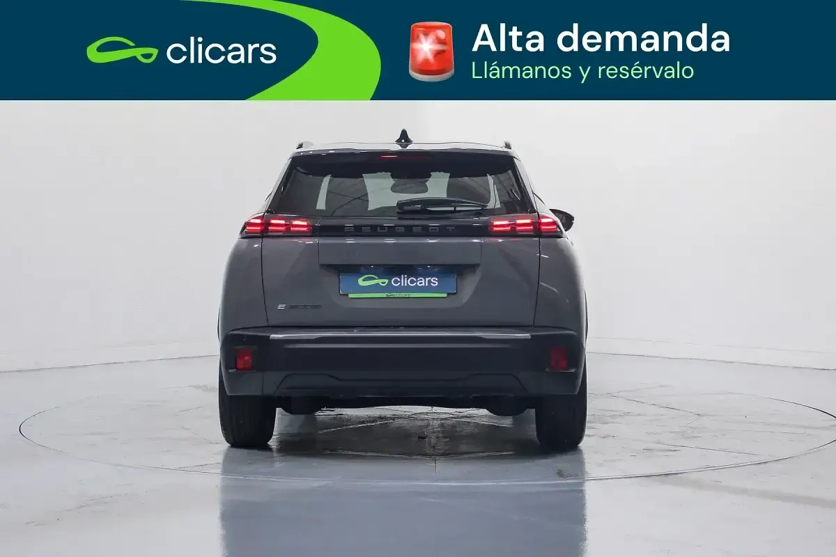 Usado Peugeot e-2008 Allure 114 kW (156 CV) 2025 Gris SUV