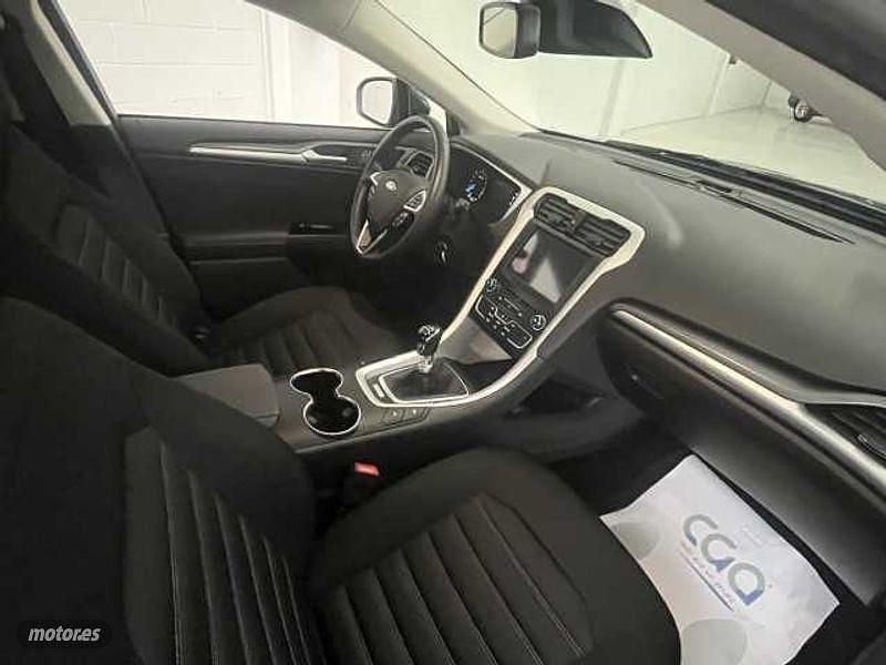 Usado Ford Mondeo Trend 2019 Azul Familiar