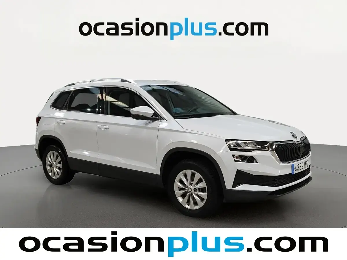 Usado Skoda Karoq Selection 115 CV (84 kW) 2024 Blanco SUV