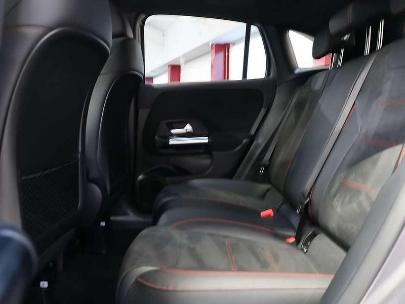 Usado Mercedes GLA200 150 CV (110 kW) 2022 Gris SUV