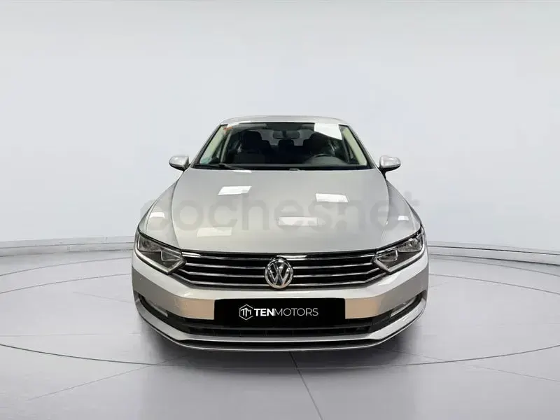 Usado VW Passat Edition 150 CV (110 kW) 2018 Gris / plata Berlina