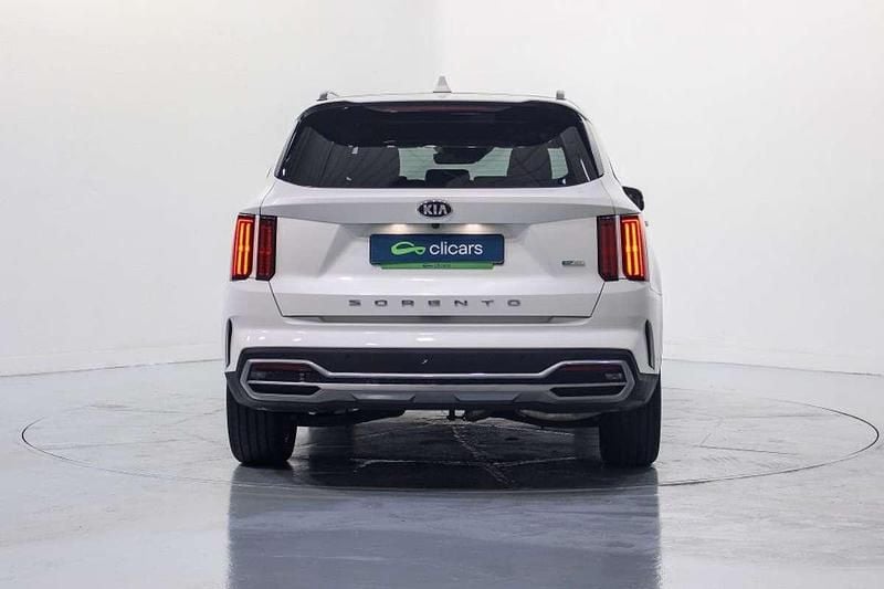 Usado Kia Sorento 179 CV (131 kW) 2021 Blanco SUV