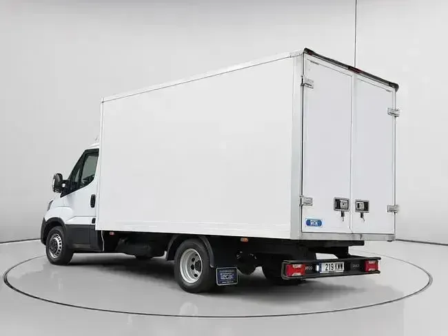 Usado Iveco Daily 156 CV (114 kW) 2019 Blanco Berlina