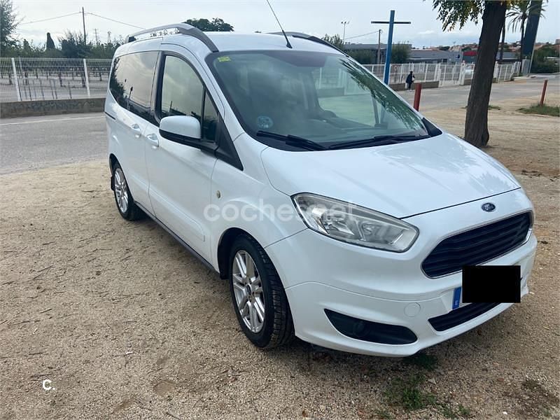 Blanco Usado 2016 Ford Tourneo Courier Ambiente Monovolumen | 9500 € (Precio justo) - Imagen 1/4