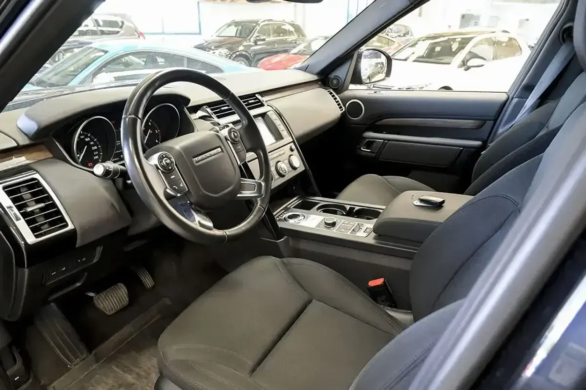 Usado Land Rover Discovery 5 SE 261 CV (191 kW) 2017 Negro SUV