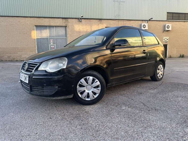 Negro Usado 2005 VW Polo Advance Utilitario | 1499 € (Precio justo) - Imagen 1/4