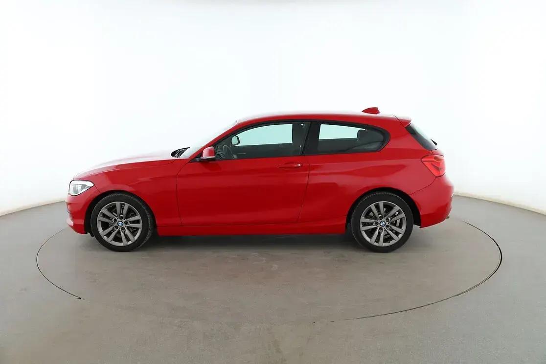Usado BMW 118 Sport Line 150 CV (110 kW) 2016 Rojo Utilitario