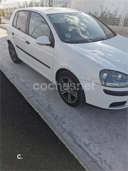 Usado VW Golf IV Sportline 102 CV (75 kW) 2005 Blanco Berlina