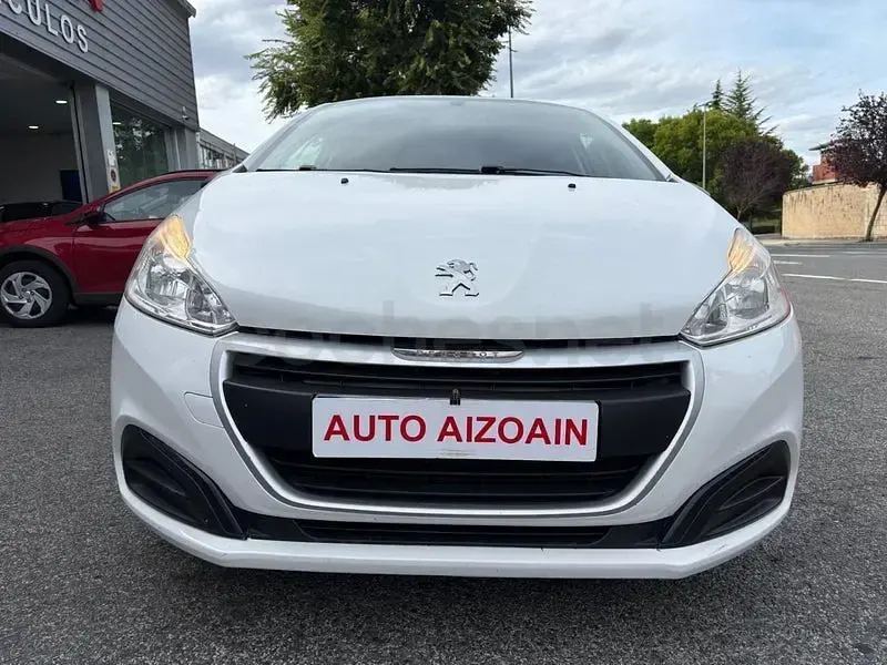 Usado Peugeot 208 Access 75 CV (55 kW) 2016 Blanco Utilitario