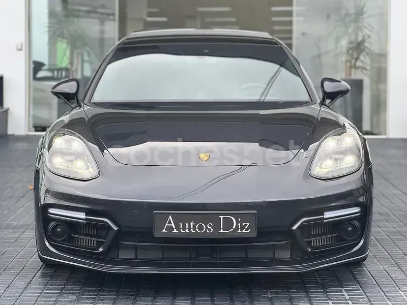 Usado Porsche Panamera Sport Turismo 560 CV (411 kW) 2021 Gris / plata Familiar