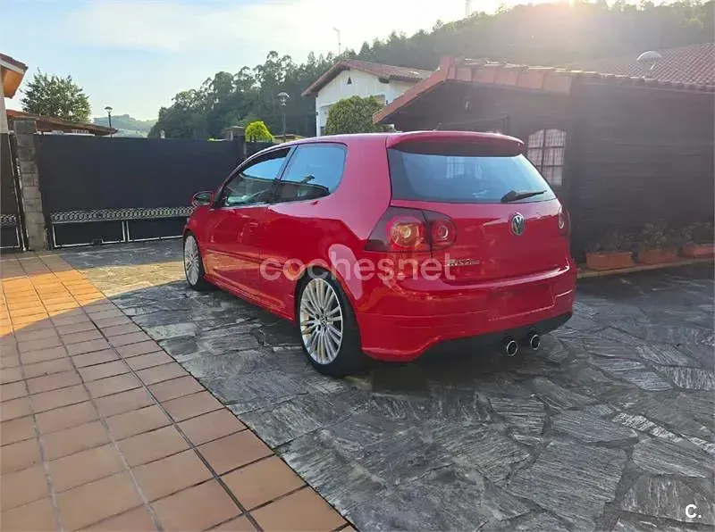 Usado VW Golf IV R 250 CV (183 kW) 2006 Rojo Berlina