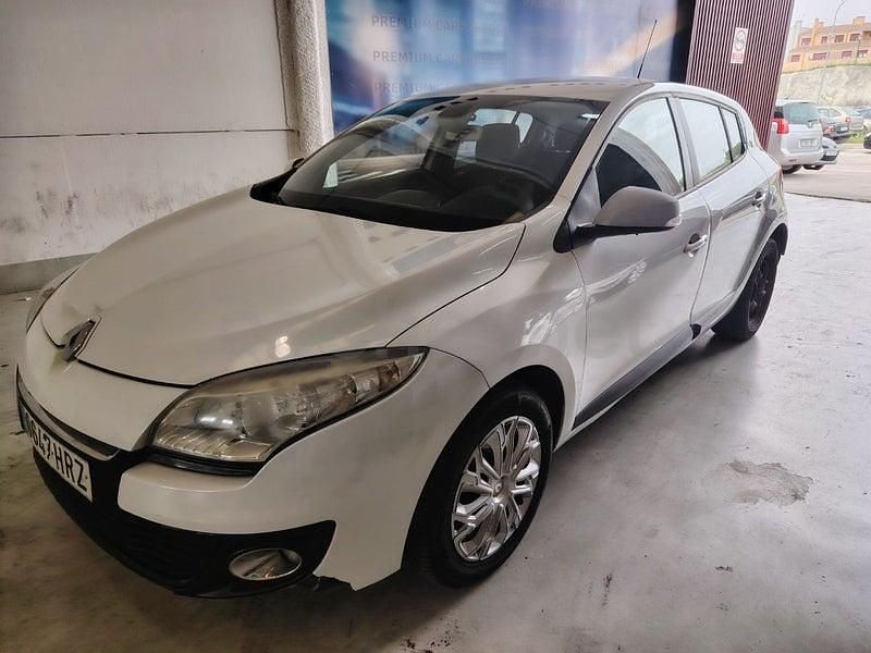Begagnad Renault Mégane Expression 110 HK (80 kW) 2013 Vit Sedan