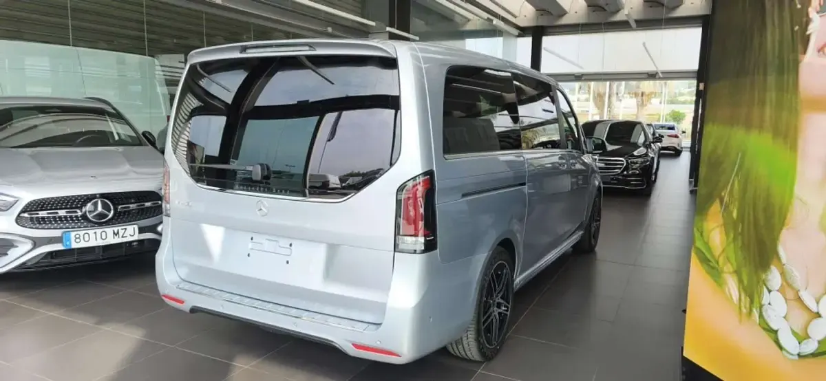 Nuevo Mercedes V250 Avantgarde 190 CV (139 kW) 2026 Plateado Monovolumen