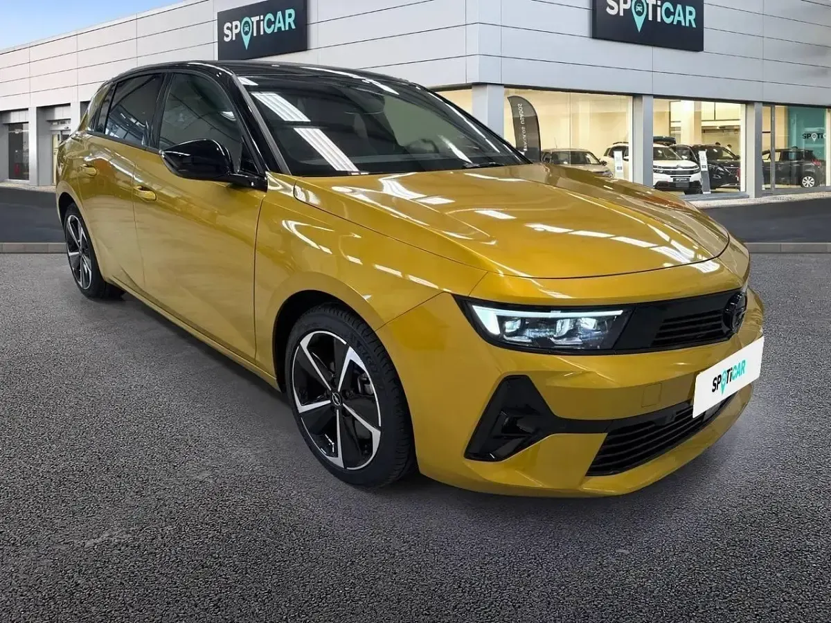 Usado Opel Astra 180 CV (132 kW) 2025 Utilitario
