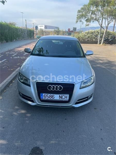 Gris / plata Usado 2011 Audi A3 Sportback Attraction Berlina | 8900 € (Precio justo) - Imagen 1/1