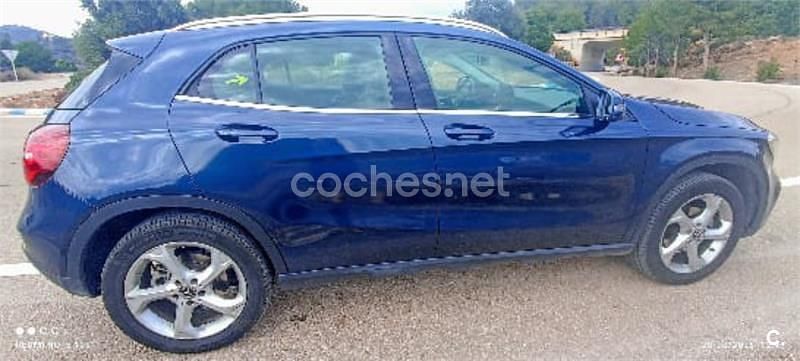 Usado Mercedes GLA200 136 CV (100 kW) 2019 Azul SUV