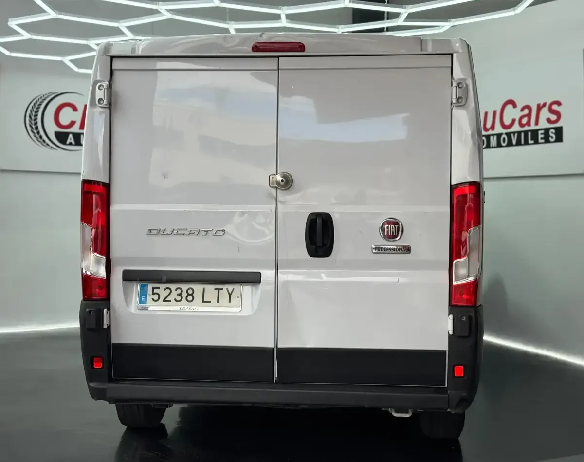 Käytetty Fiat Ducato 140 HP (102 kW) 2021 Valkoinen Van