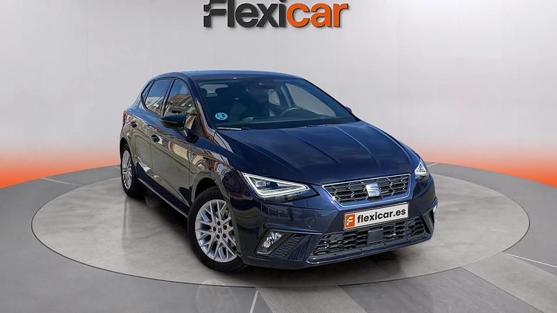 Usado Seat Ibiza FR 110 CV (80 kW) 2022 Azul Utilitario
