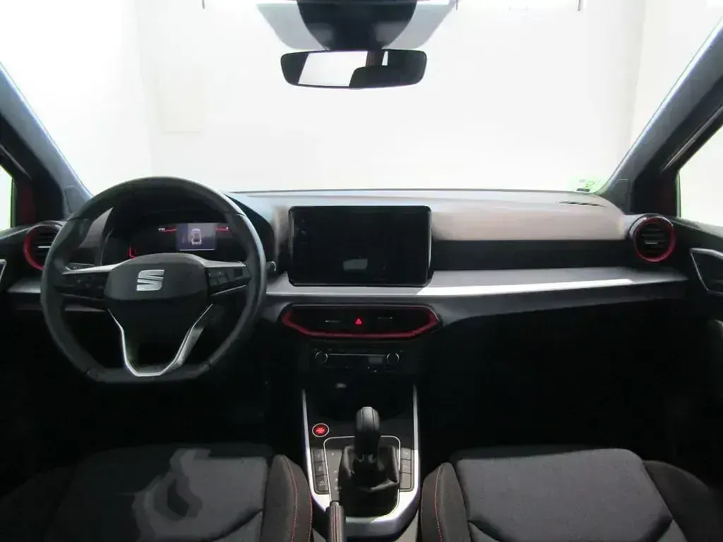 Usado Seat Arona FR 116 CV (85 kW) 2024 Rojo SUV